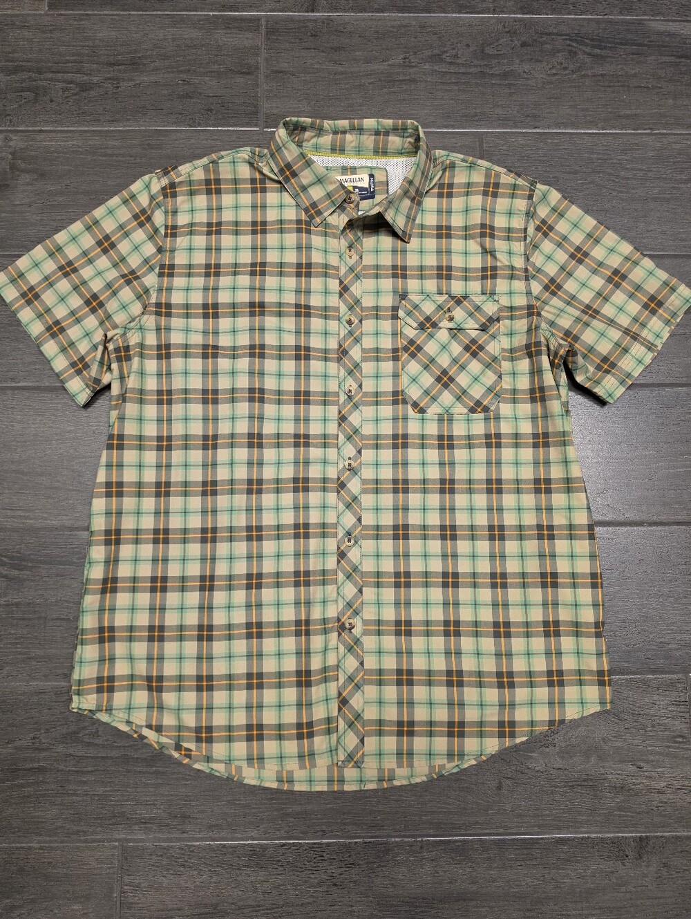NWOT MAGELLAN OUTDOORS Fish Gear Short Sleeve Plaid Vented Fishing Shirt